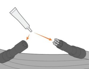 接点グリースをコネクタ端子部に塗布する位置と方法を示したイラスト